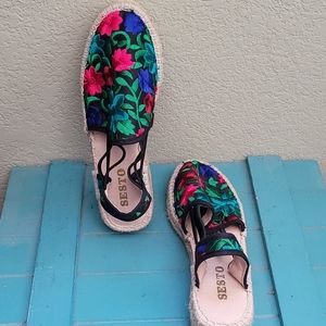 Size 7 close toed floral sandals